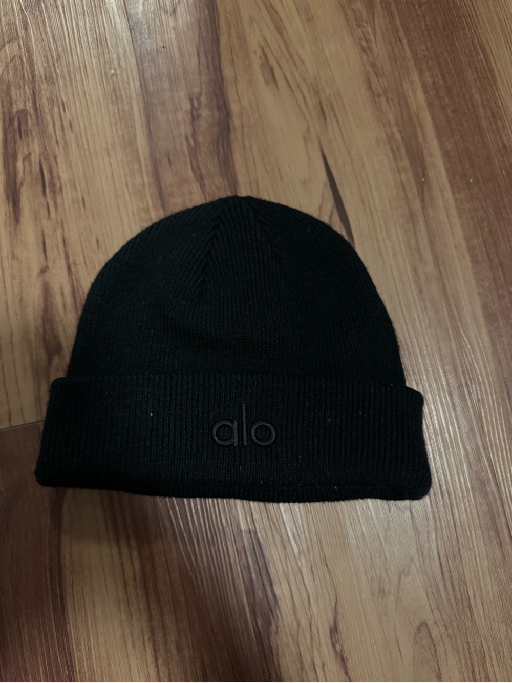 ALO Yoga UNISEX Black Knit Beanie - ALO Yoga Logo